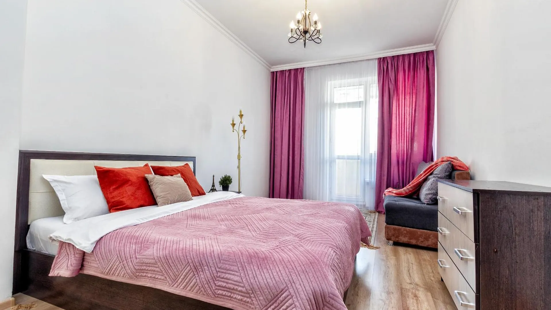 Apartment Большая 3 Комнатная Квартира Expo Residents Taldykol
